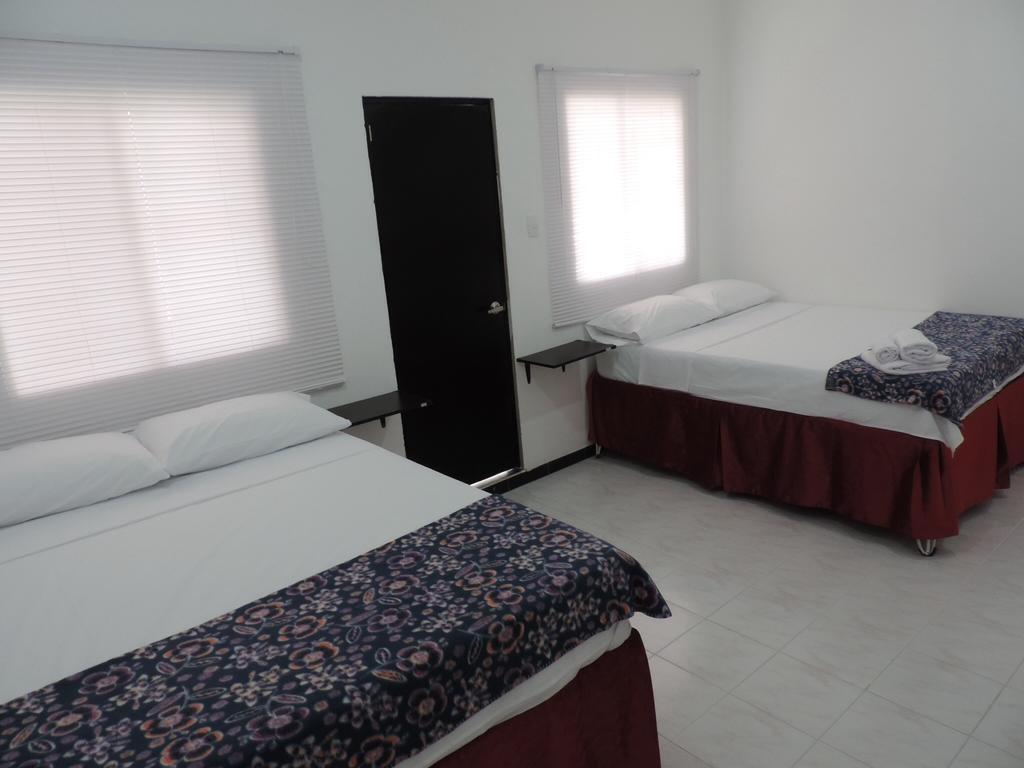 Jet-set Hostal *